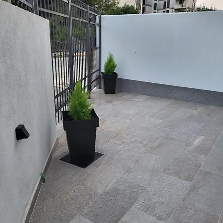 Dino Apartament *