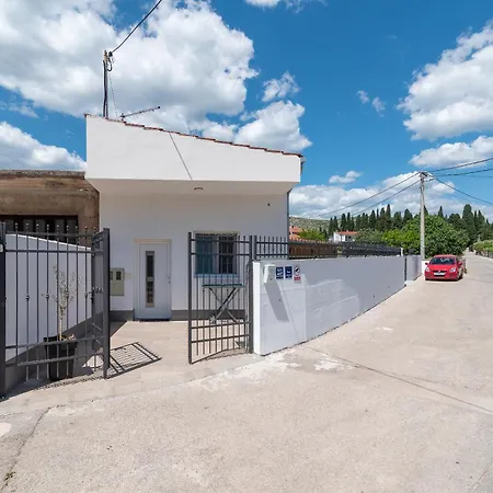 Dino Apartament