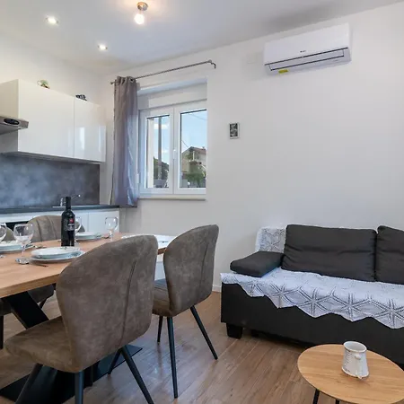 Apartament Dino