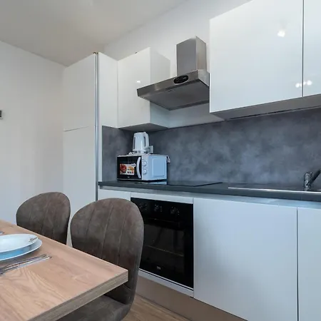 Dino Apartament *