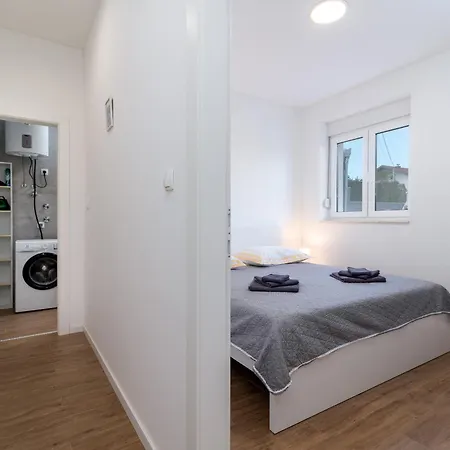 Dino Apartament *