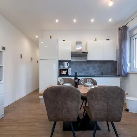 Apartament Dino