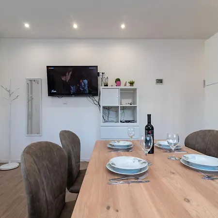 Dino Apartament Trogir