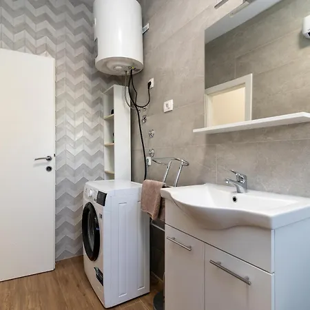 Apartament Dino *