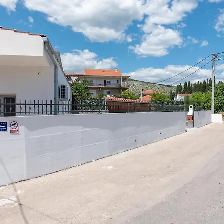 Dino Apartament Trogir