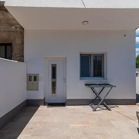 Dino Apartman Trogir