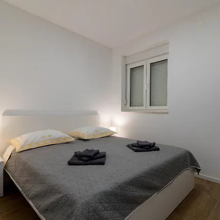 Dino Apartman Trogir