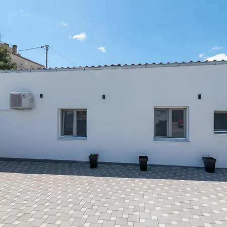 Dino Apartman Trogir